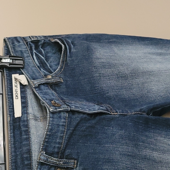 DKNY capris size 4 - Picture 2 of 4